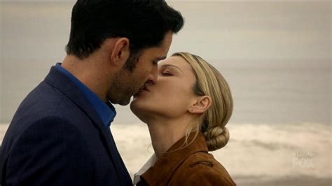 does lucifer and chloe get together|lucifer and chloe first kiss.